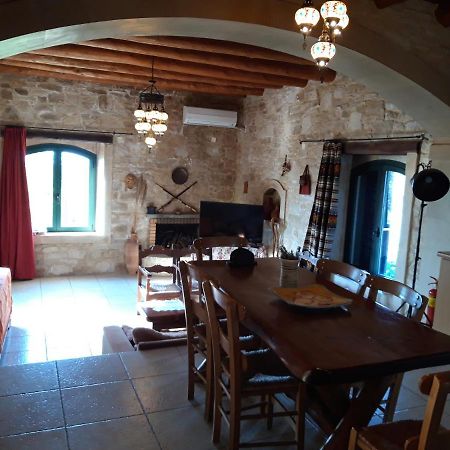 Villa Aloni Margarítai Eksteriør bilde
